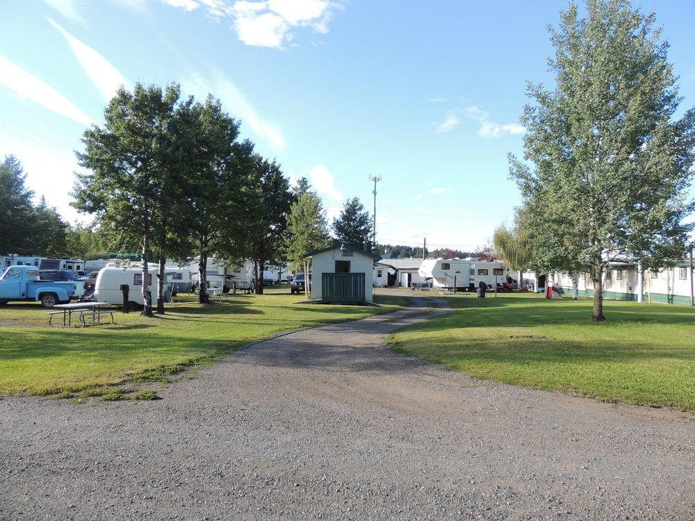 100 Mile Motel & Rv Park 100 Mile House Exteriör bild